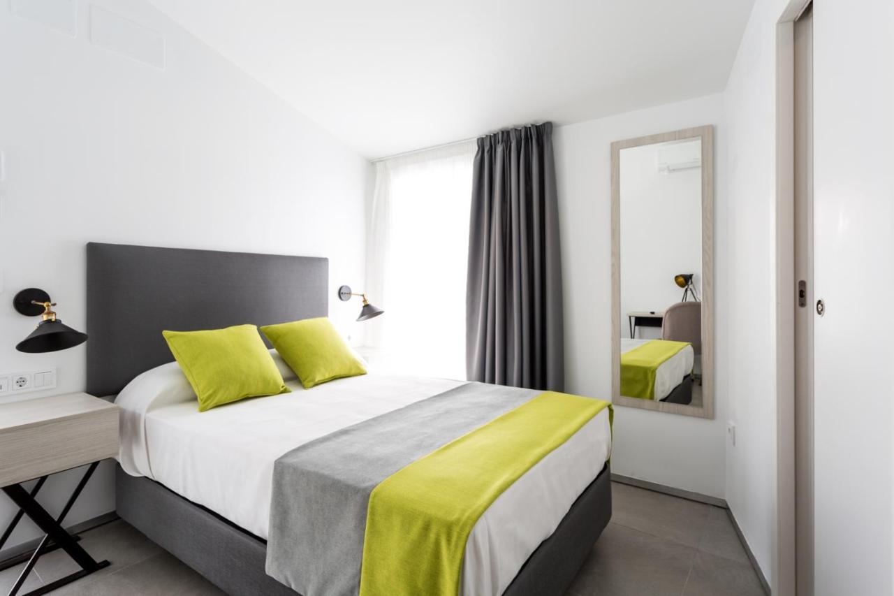 La Puerta De Palacio - Adults Only 세비야 외부 사진