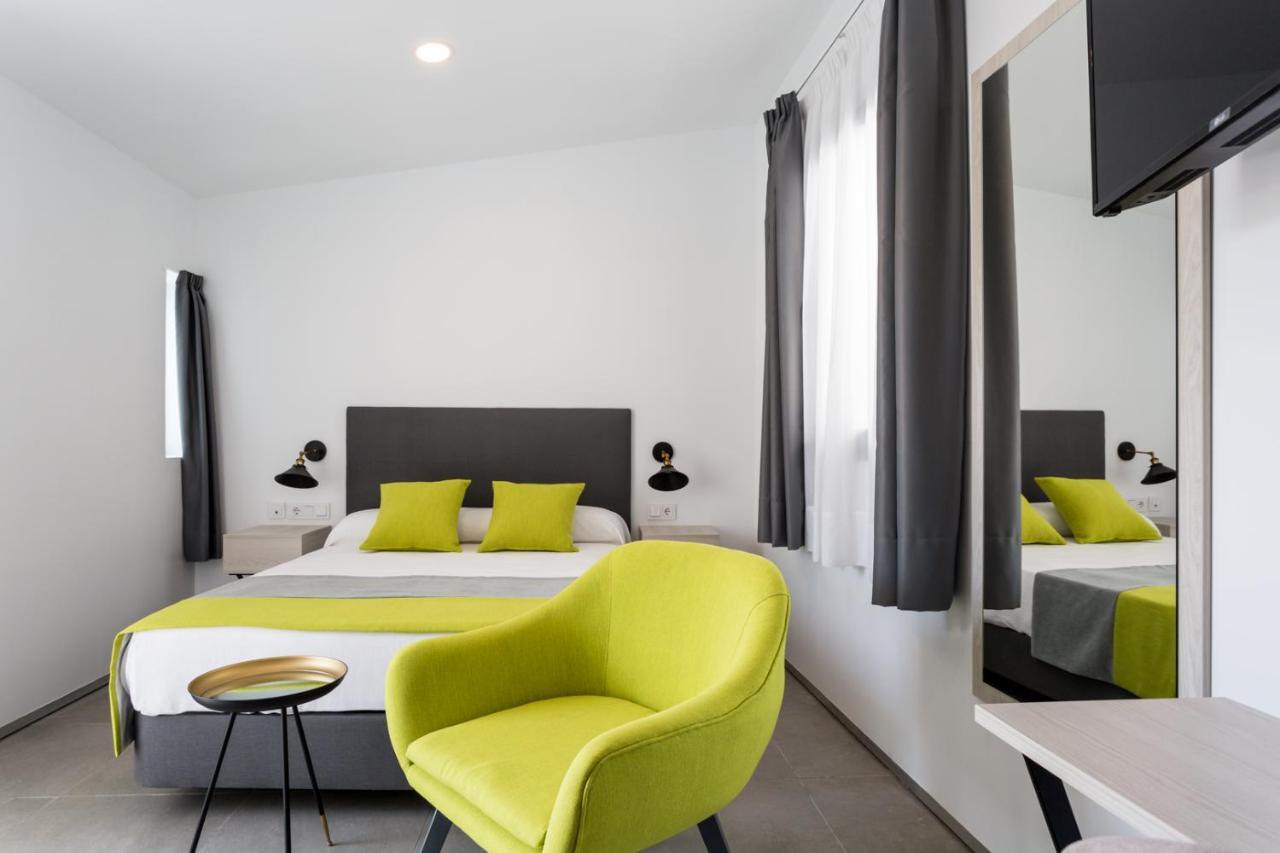 La Puerta De Palacio - Adults Only 세비야 외부 사진
