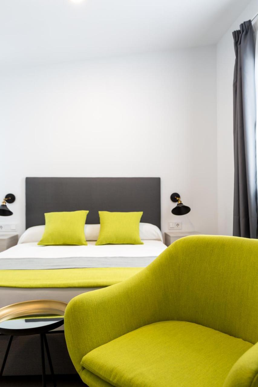 La Puerta De Palacio - Adults Only 세비야 외부 사진